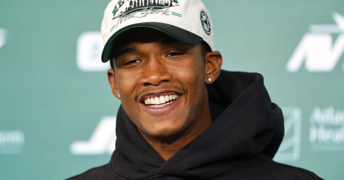 Jets and receiver Garrett Wilson agree on a 4-year, $130M contract extension, AP source says | Sports