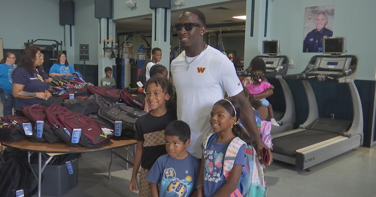 Commanders DB Quan Martin returns to Fort Myers for backpack drive | News