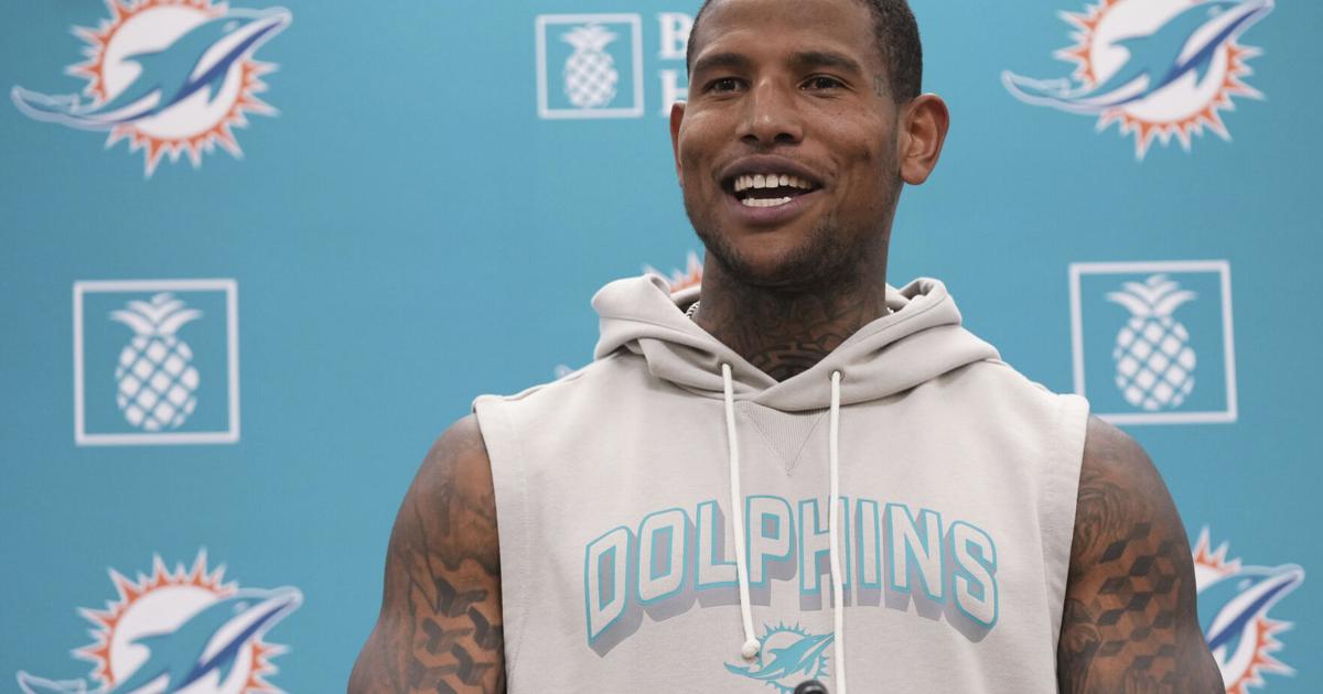 Dolphins place tight end Darren Waller, guard Liam Eichenberg on PUP list as training camp opens | NFL