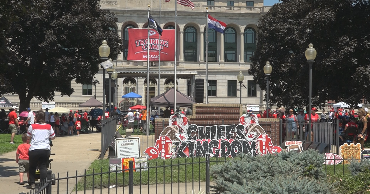 Chiefs Kingdom makes it to Red Rally despite hot conditions | News