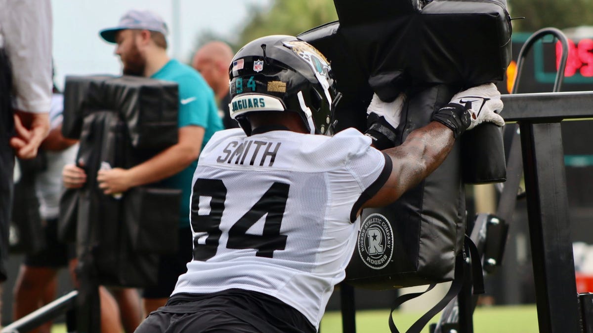 Jaguars' Maason Smith placed on active/PUP list to begin training camp