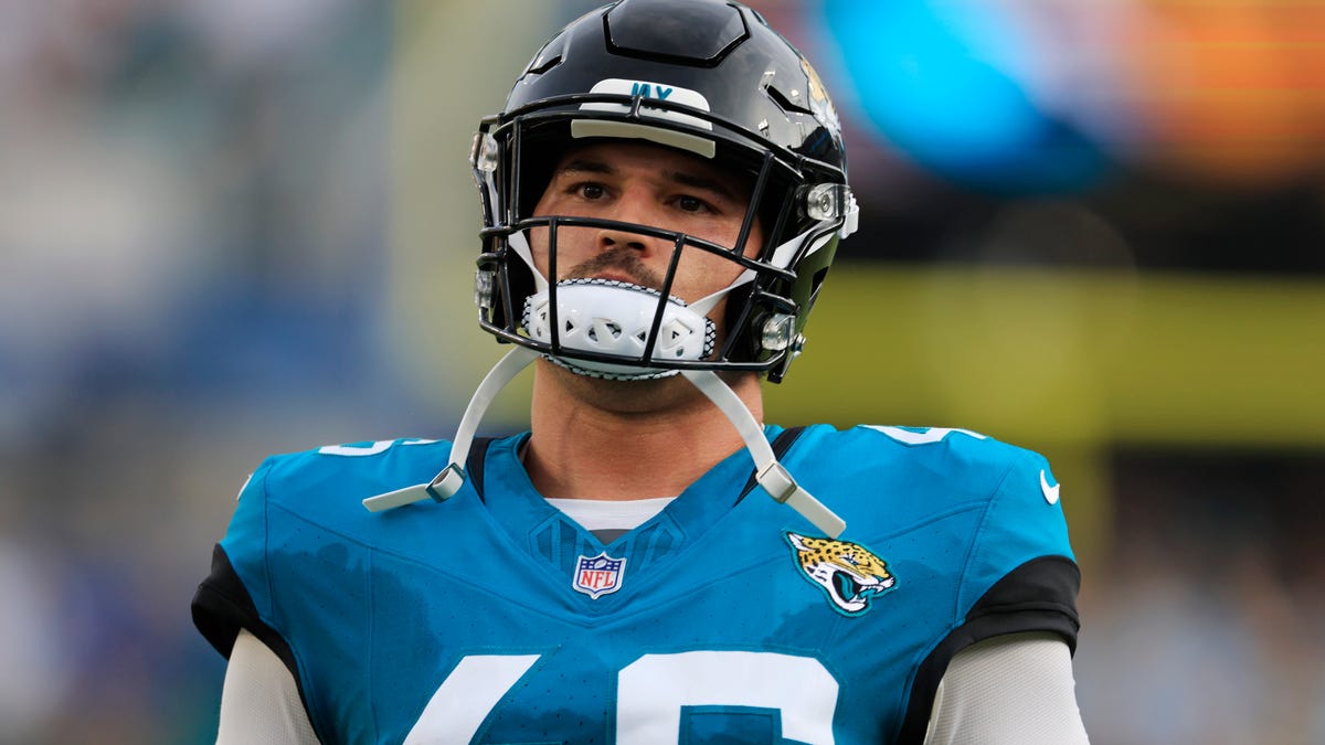 Jaguars' LS Ross Matiscik makes 'best NFL team money can buy'
