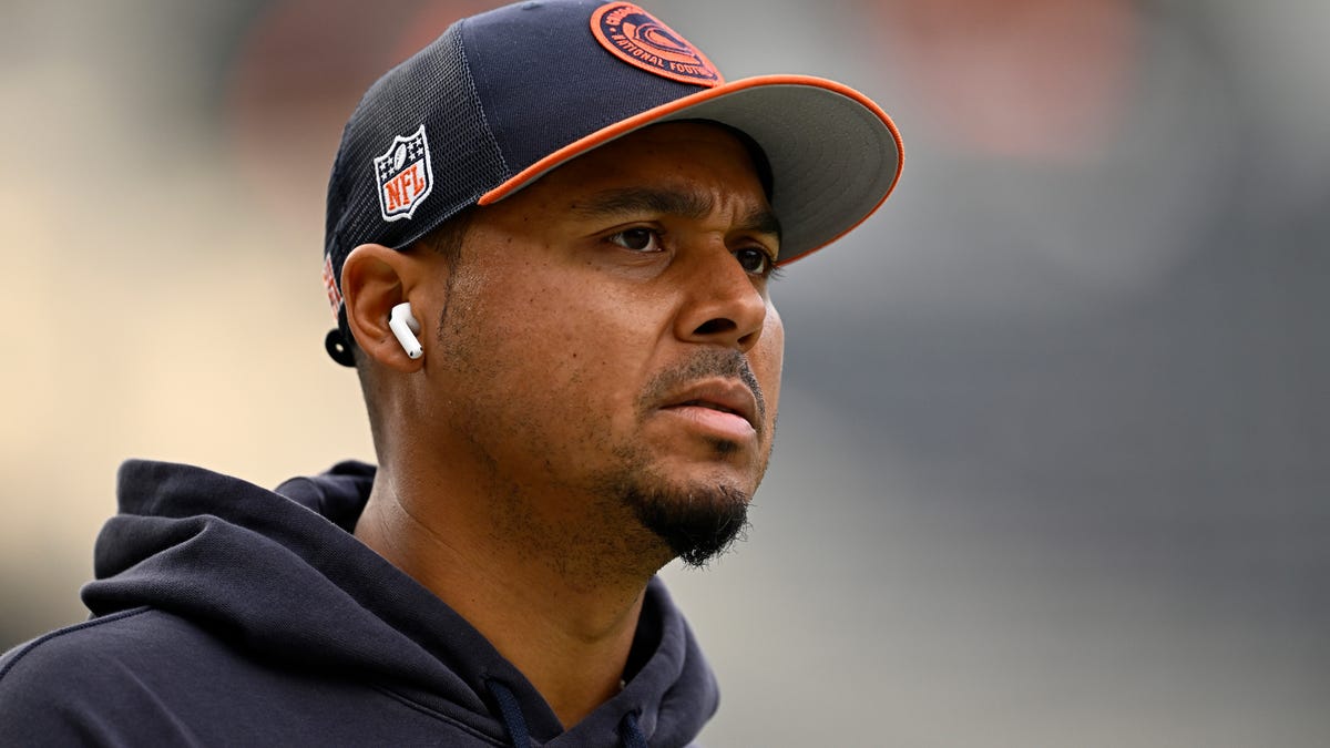 NFL world reacts to Chicago's bold move