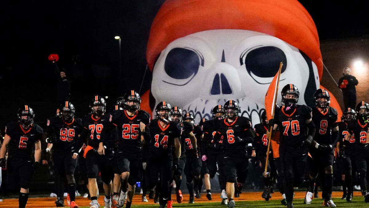 Ranking Cincinnati's top 10 high school football uniforms in 2025