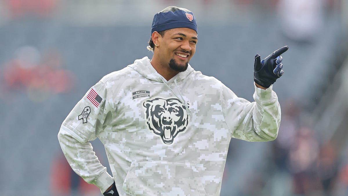 Rome Odunze talks Year 2 expectations, new coaches, DJ Moore, Sharpie