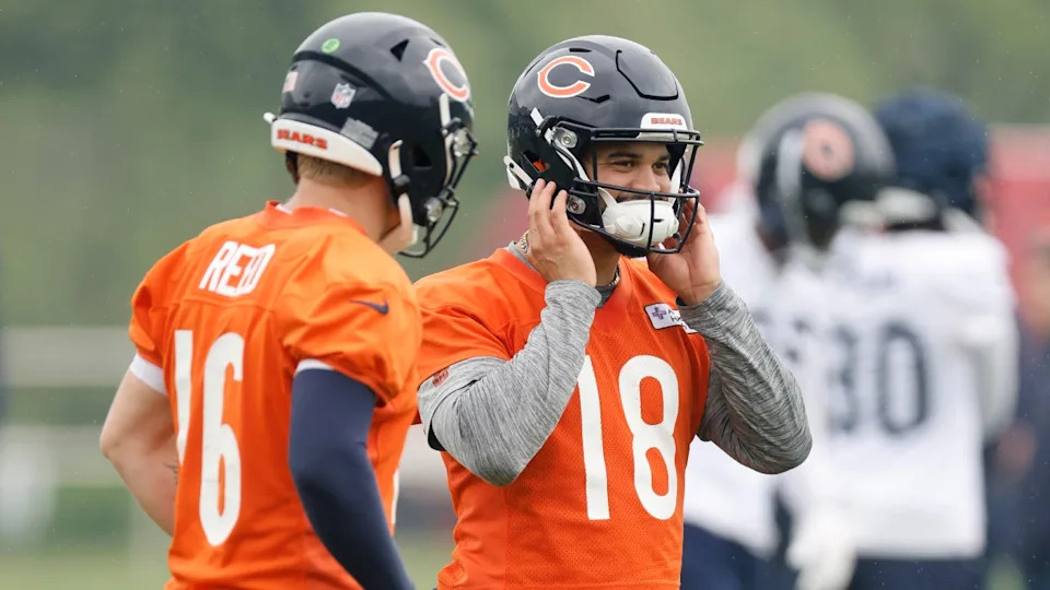 <div>LAKE FOREST, ILLINOIS - JUNE 04: Caleb Williams #18 of the Chicago Bears looks on during Chicago Bears OTA Offseason Workout at Halas Hall on June 04, 2025 in Lake Forest, Illinois. (Photo by Michael Reaves/Getty Images)</div>