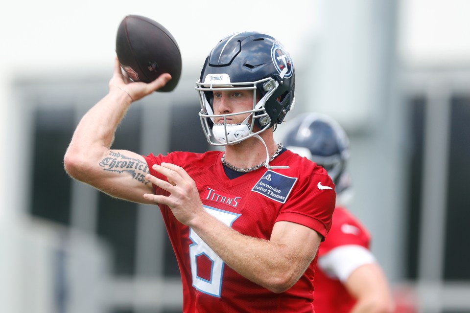 NASHVILLE, TENNESSEE - JUNE 03: Will Levis #8 of the Tennessee Titans drops back to pass during Organized Team Activities (OTA) at Ascension Saint Thomas Sports Park on June 03, 2025 in Nashville, Tennessee. (Photo by Johnnie Izquierdo/Getty Images)