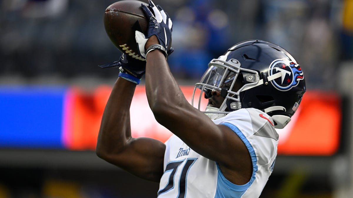 Titans' Roger McCreary named a 'player contract worth watching' in 2025