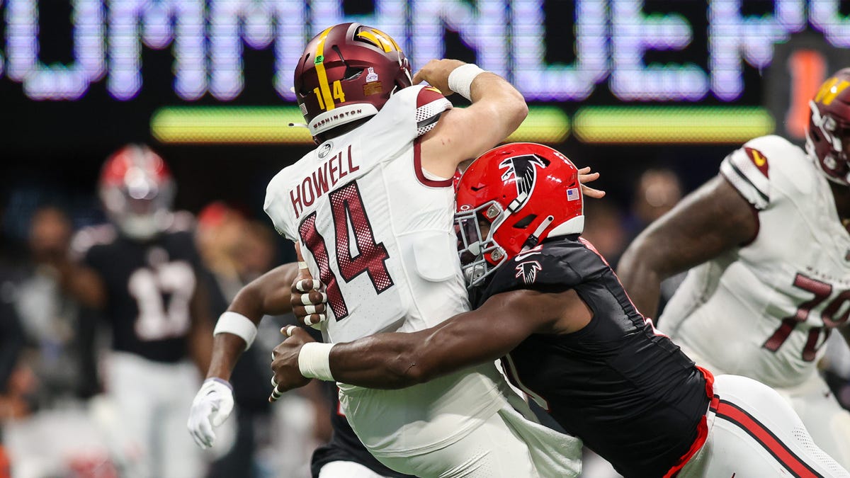 Tennessee Titans' Lorenzo Carter abruptly retires before training camp
