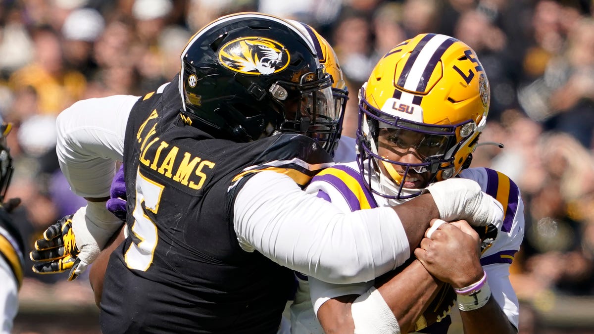 Kristian Williams auditions as backup defensive lineman