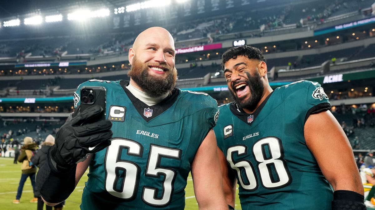 2 Eagles land among the NFL's top ten offensive tackles