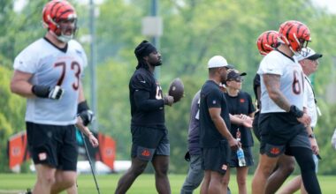 Rookie can't report without signing