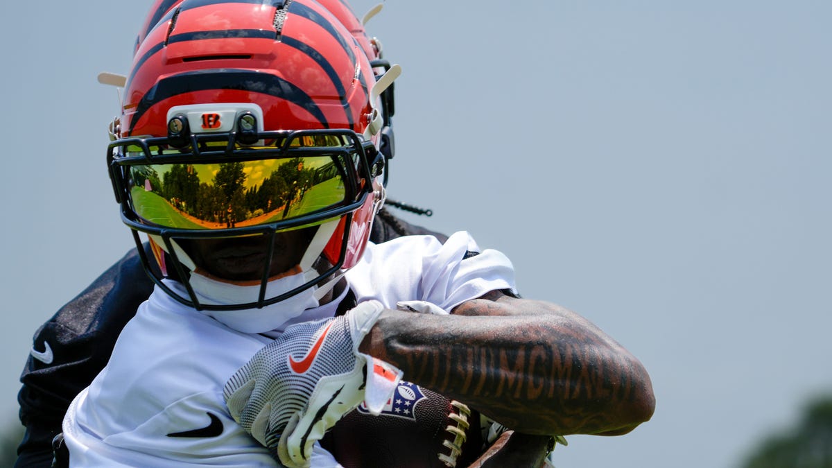 Ja'Marr Chase training with star WRs at Chad Johnson's workshop