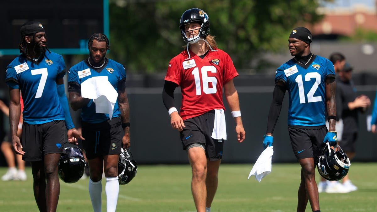 Jaguars Trevor Lawrence, Travis Hunter, others get 'extra work' in Bahamas