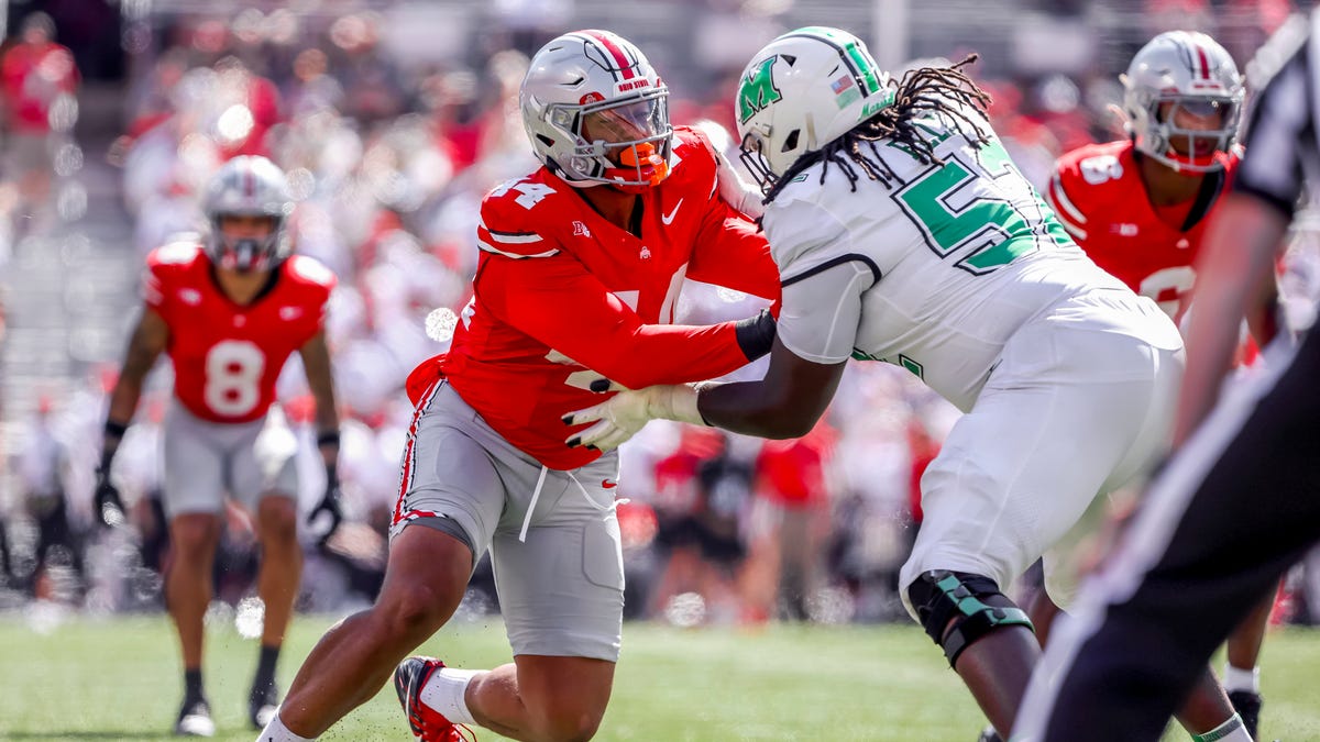 Chargers sign OL Elijah Ellis