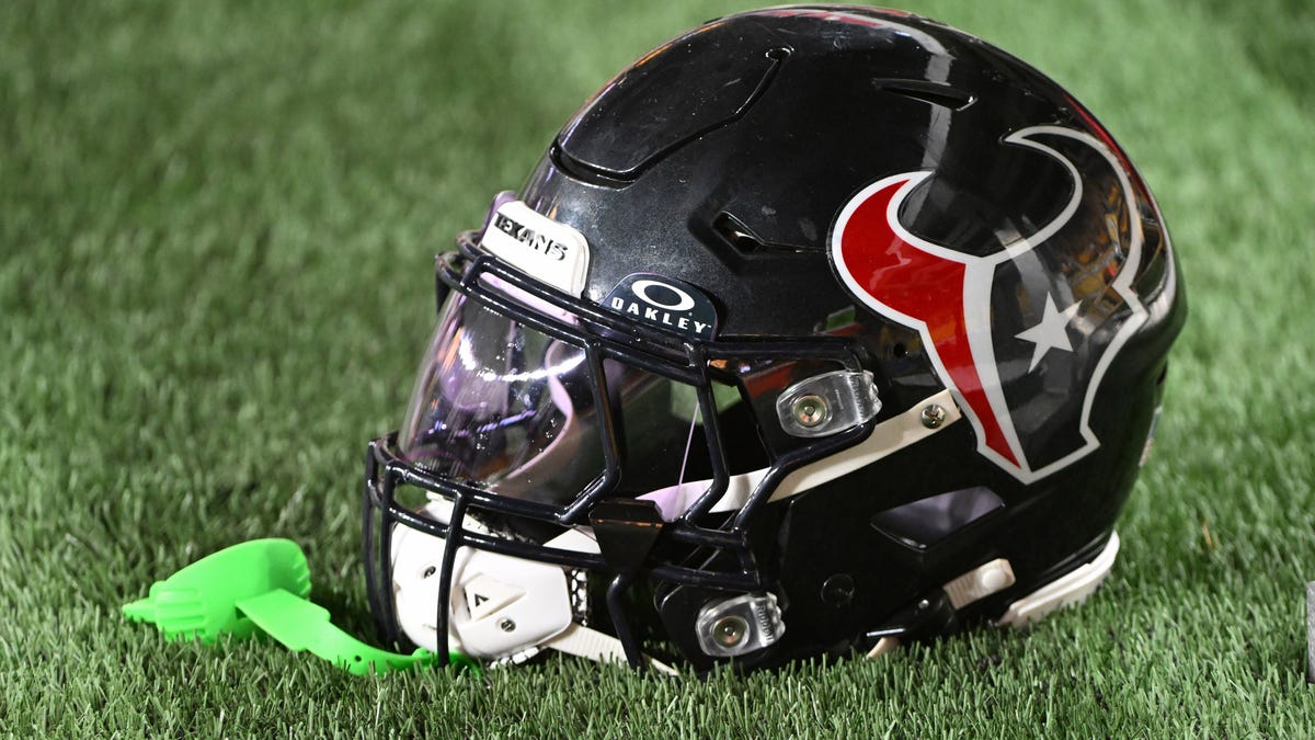 54 days until the Texans' 2025 season opener: Who has worn No.54?