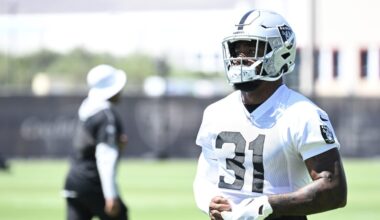 Raheem Mostert slams Miami for moving Jonnu Smith