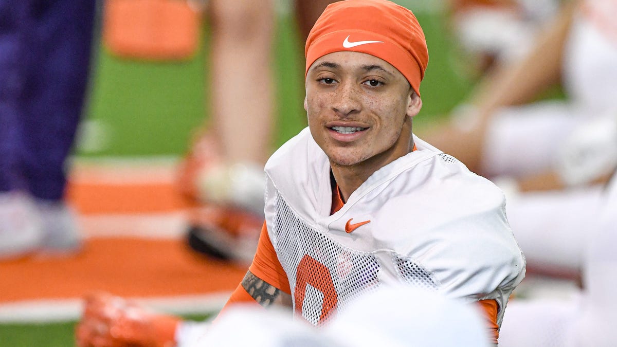 Bengals' unpredictability leads them to interesting name in 2026 mock