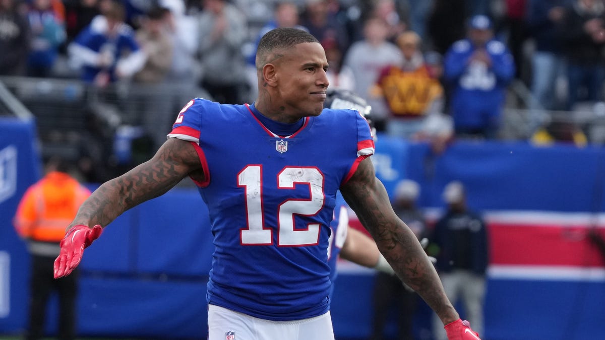 Giants send unretired TE to Dolphins