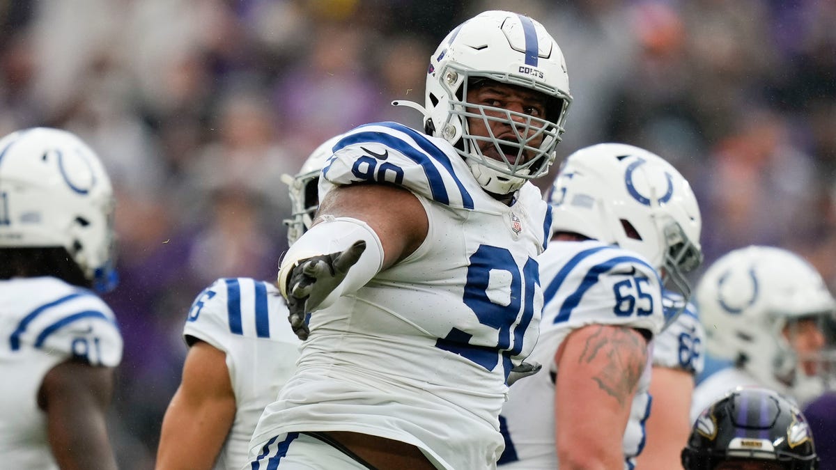 What sets Colts' Grover Stewart apart from other defensive tackles?