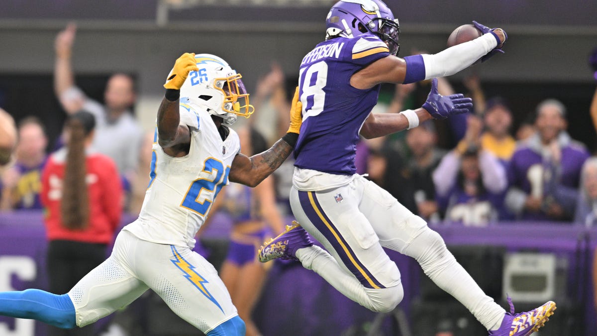 Chargers take league's best WR in 7-round draft of active players