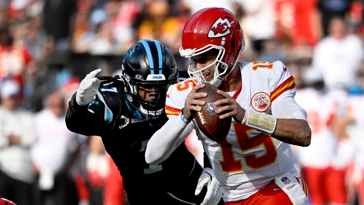 2 former Panthers listed amongst NFL's top remaining free agents