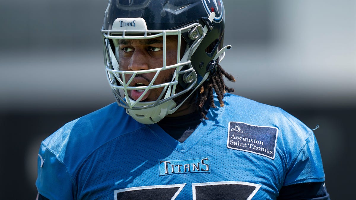 Tennessee Titans' JC Latham named to 2025 NFL All-Breakout Team