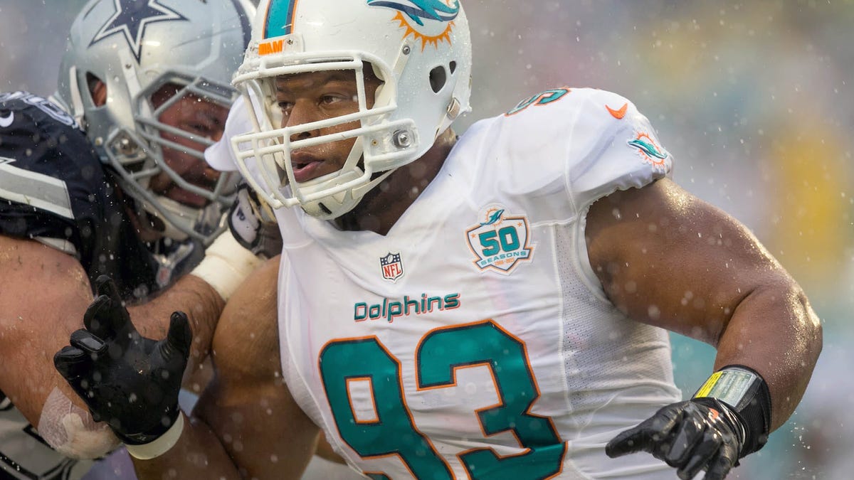 Former Dolphins Pro Bowler Ndamukong Suh announces retirement