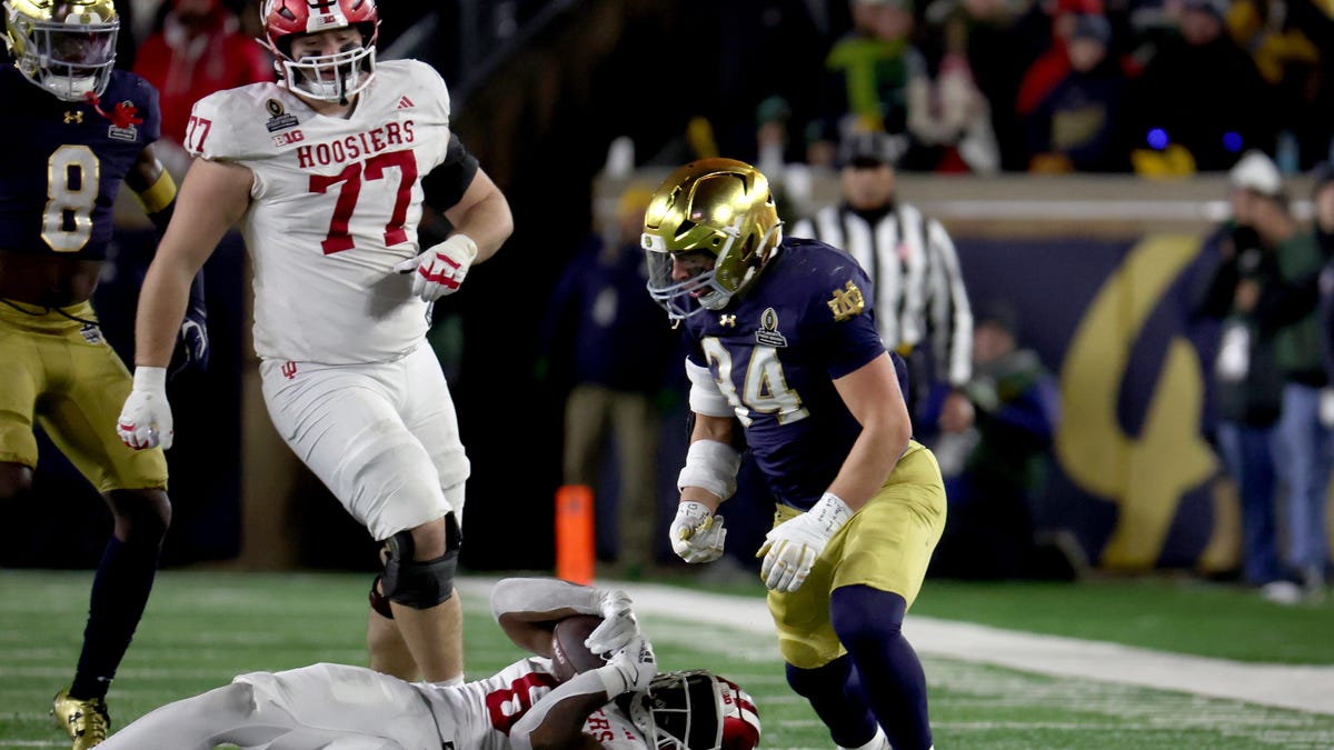 Drayk Bowen, LB, Notre Dame