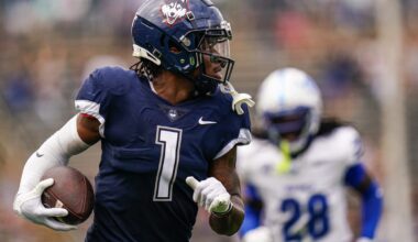 Connecticut Huskies WR Skyler Bell