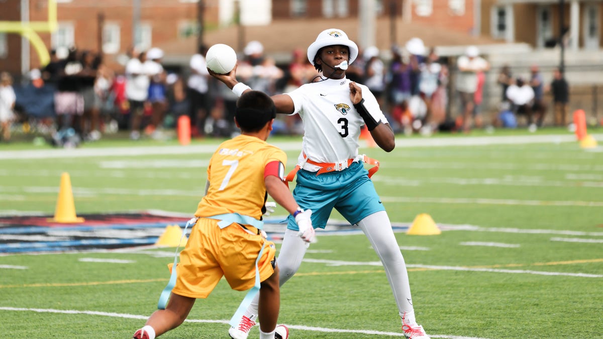 Brysen Wright leads Jaguars Elite 14U to NFL Flag quarterfinals
