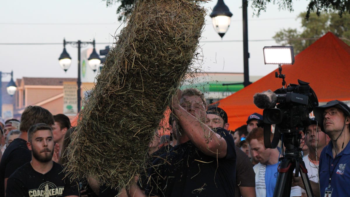 Iowa football's Kade Pieper defends Hay Bale Toss title at Solon Beef Days