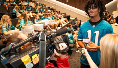A Jaguars flag football player stunned Patrick Mahomes with all-time catch