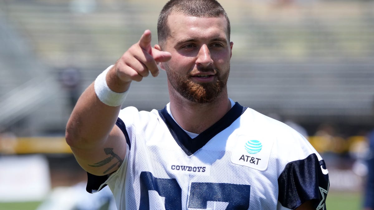 Jake Ferguson, ex-Wisconsin player, signs Cowboys contract extension