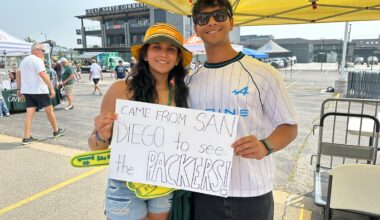 California family reunites at Green Bay Packers shareholders meeting