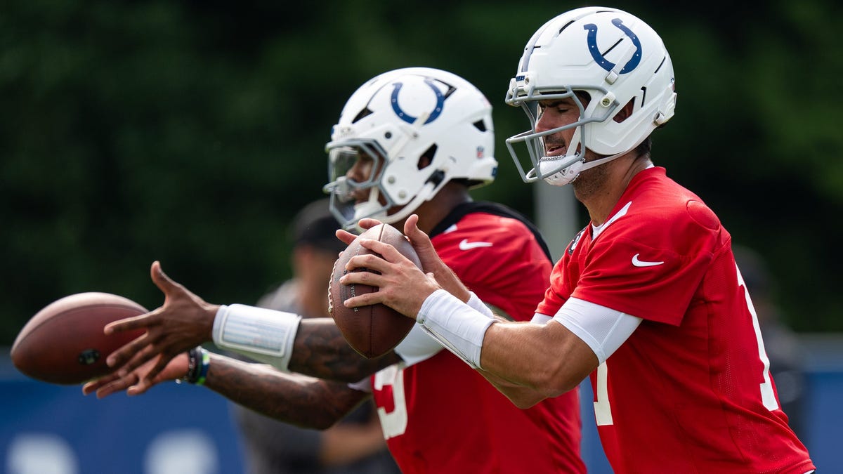 Anthony Richardson, Daniel Jones evaluate play