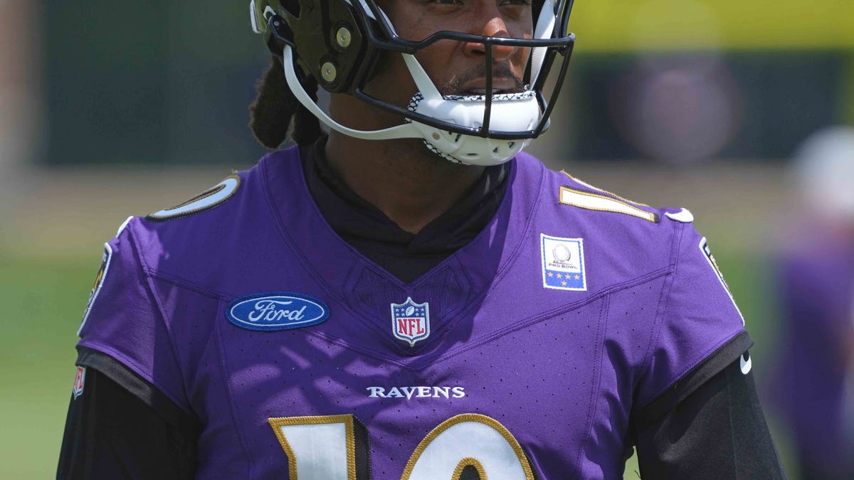 DeAndre Hopkins should be a reliable red-zone option for Lamar Jackson