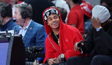 Texans WR Tank Dell makes an appearance at training camp