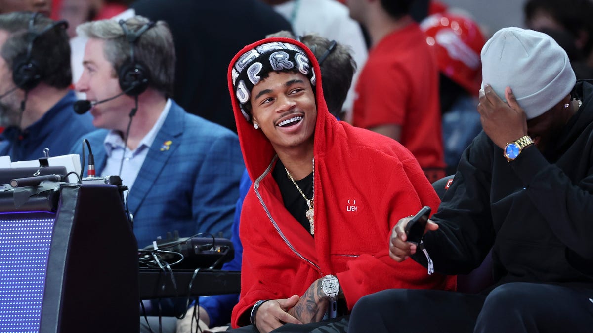 Texans WR Tank Dell makes an appearance at training camp