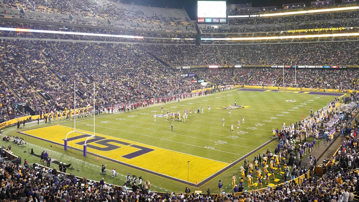 College football stadium rankings top 25 starts with LSU