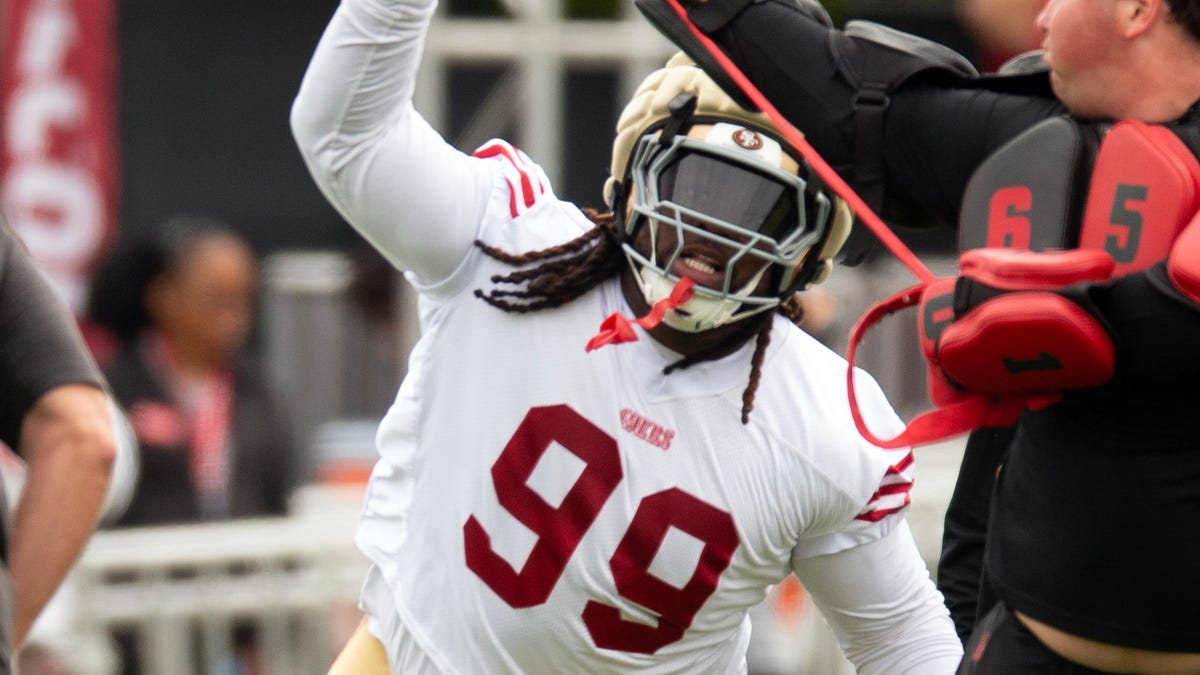 San Francisco bolsters DL with CJ West