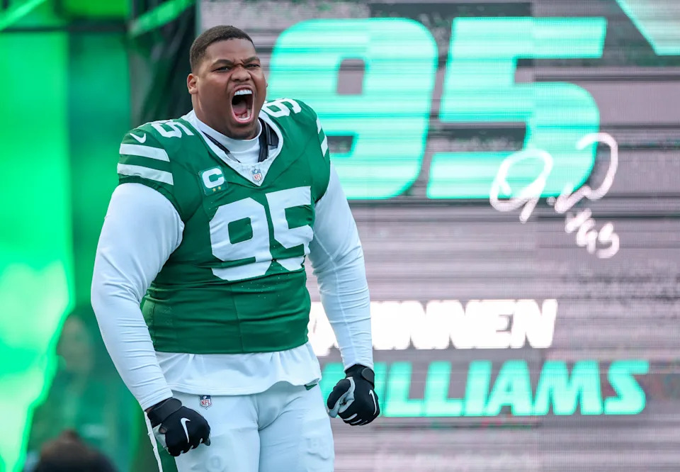 EAST RUTHERFORD, NEW JERSEY - JANUARY 05: Quinnen Williams #95 of the New York Jets takes the field before the game against the Miami Dolphins at MetLife Stadium on January 05, 2025 in East Rutherford, New Jersey. (Photo by Luke Hales/Getty Images)