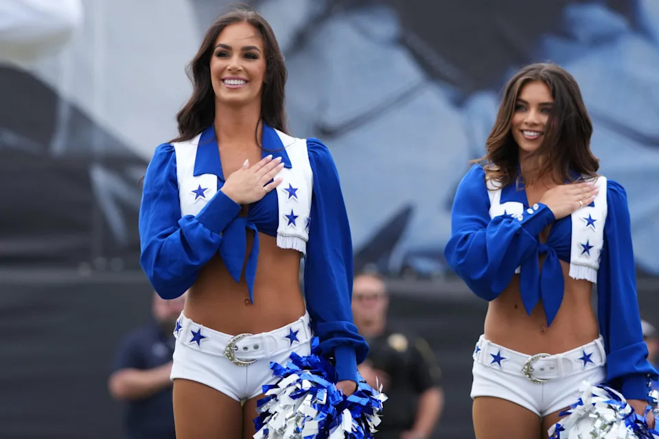 Jul 26, 2025; Oxnard, CA, USA; A Dallas Cowboys cheerleaders at training camp opening ceremonies at the River Ridge Fields. Mandatory Credit: Kirby Lee-Imagn Images© Kirby Lee-Imagn Images