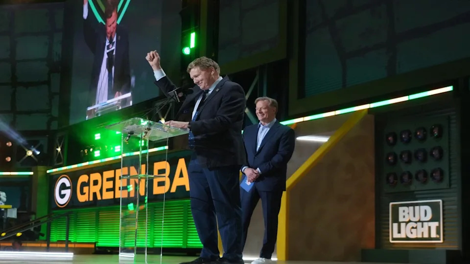 Green Bay Packers president and CEO Mark Murphy announcing first round pick of the 2025 NFL Draft.Kirby Lee-Imagn Images