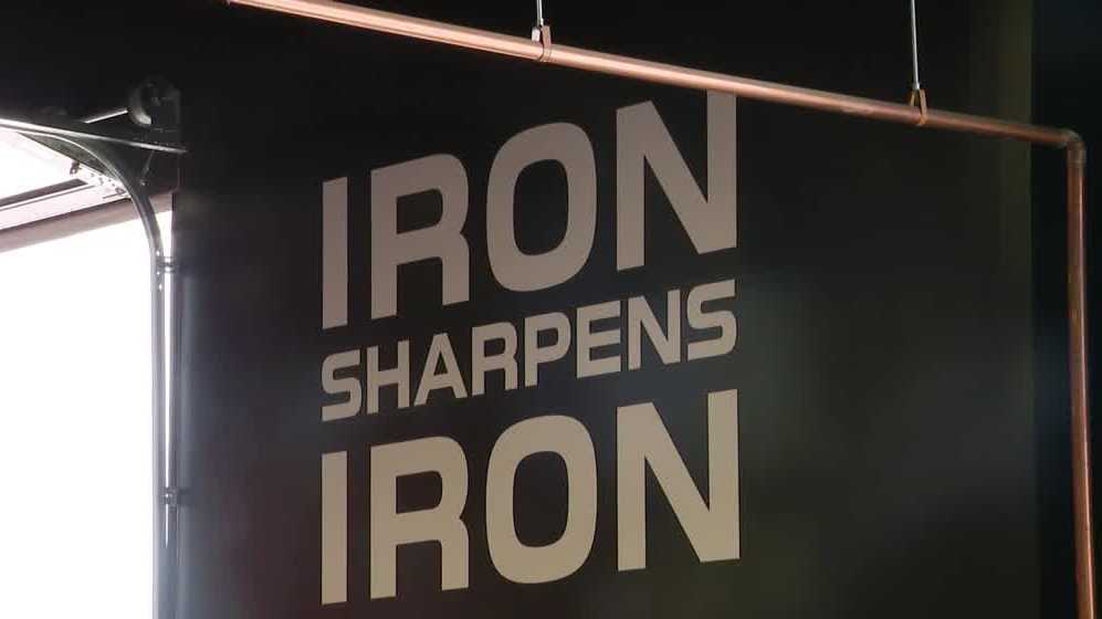 Minnesota Vikings' Harrison Phillips opens new gym in Omaha