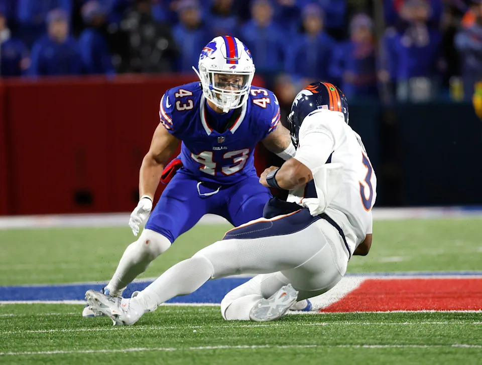 Buffalo Bills linebacker Terrel Bernard (43) closes in on Denver Broncos quarterback Russell Wilson (3).