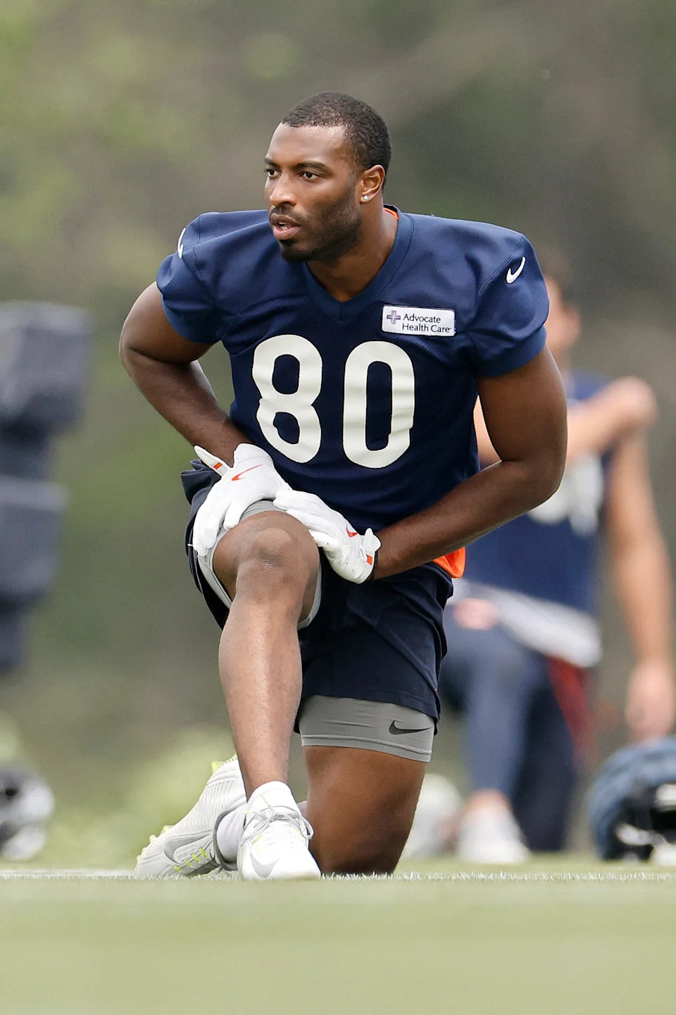 LAKE FOREST, ILLINOIS - JUNE 03: Miles Boykin #80 of the Chicago Bears stretches during Chicago Bears OTA Offseason Workout at Halas Hall on June 03, 2025 in Lake Forest, Illinois. (Photo by Michael Reaves/Getty Images)