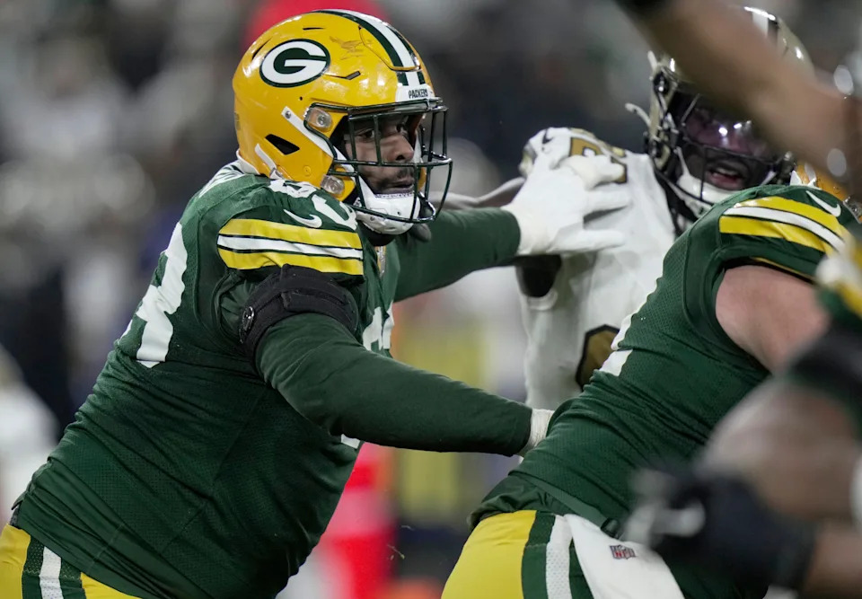 Rasheed Walker says the Chicago Bears "got lucky" in their win over the Green Bay Packers in the regular-season finale.