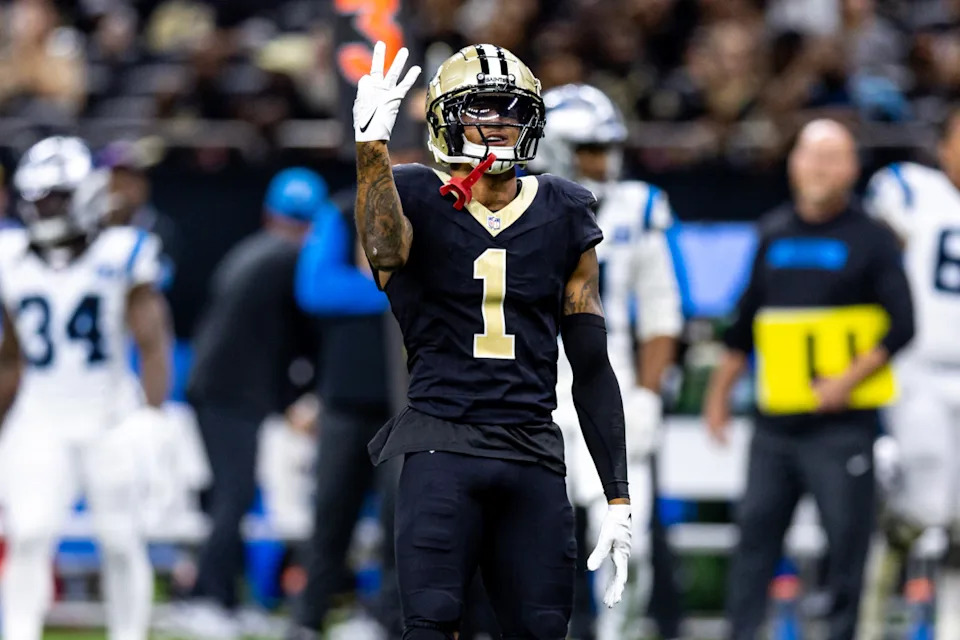 New Orleans Saints cornerback Alontae Taylor (1)(Stephen Lew-Imagn Images)
