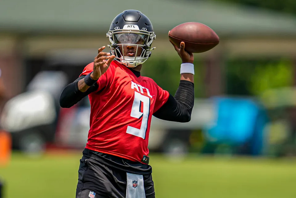 Falcons QB Michael Penix Jr. throws the ball at Falcons mandatory mini-camp. Dale Zanine-Imagn Images